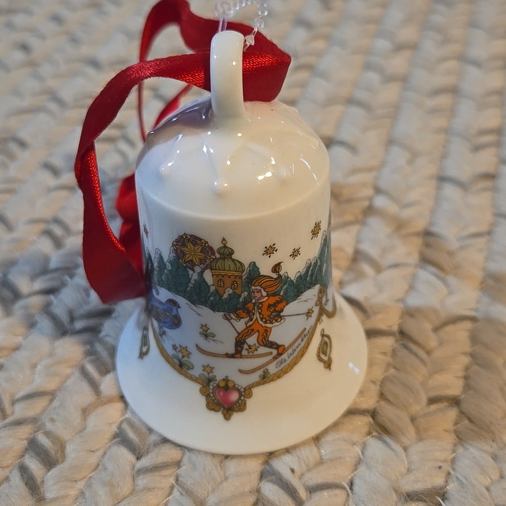 Hutschenreuther‎ 1981 Annual Christmas Bell